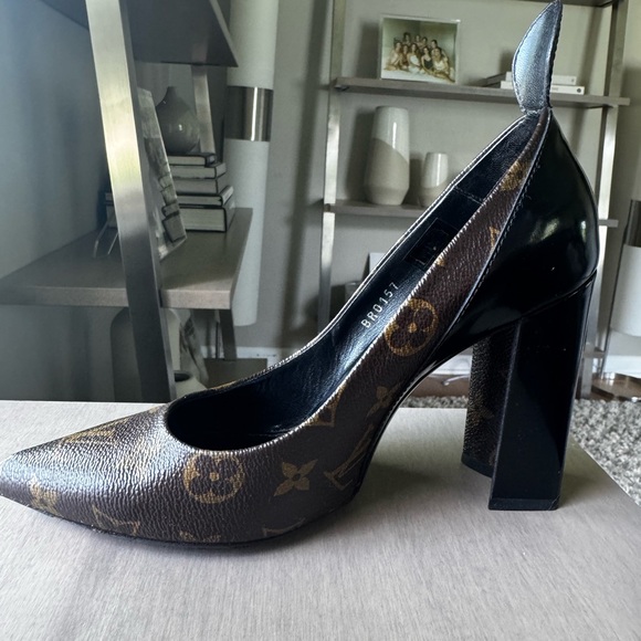 Louis Vuitton Matchmake Heels - Picture 6 of 11